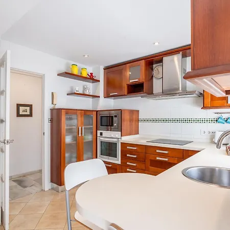 Apartment Private Balcony Walk To Mezquita Alcazar *