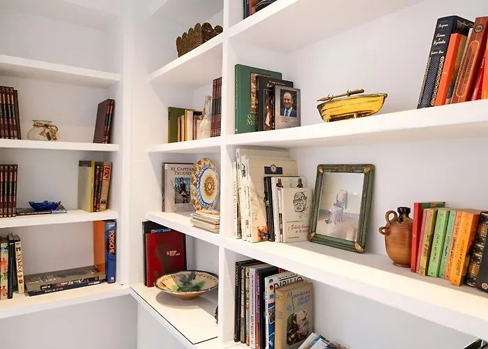 Private Balcony Walk To Mezquita Alcazar *