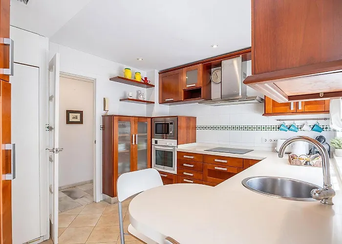 Private Balcony Walk To Mezquita Alcazar 公寓