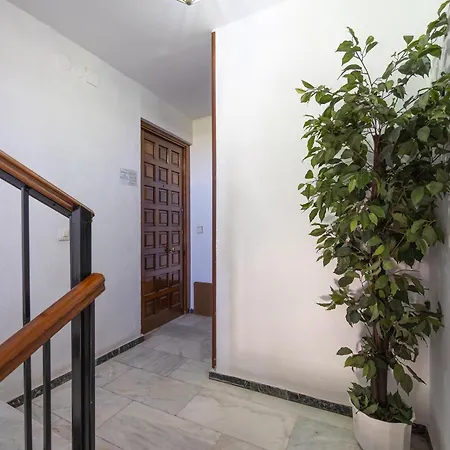 Private Balcony Walk To Mezquita Alcazar 公寓 *